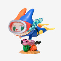 Figurina subacquea LABUBU